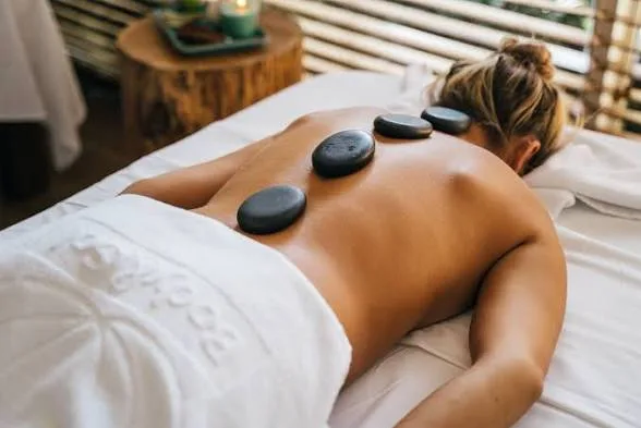 Masaje piedras calientes